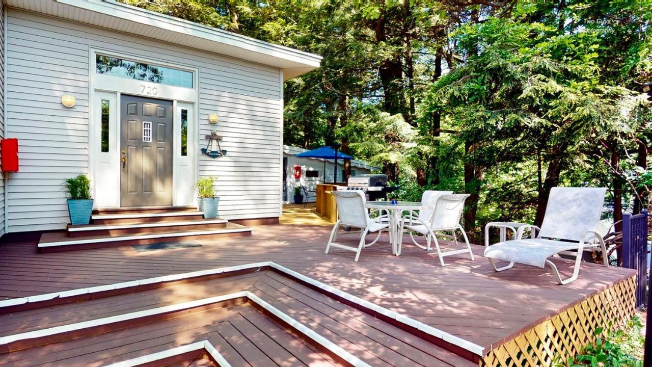 Holiday Hill Resort Saugatuck Eksteriør billede