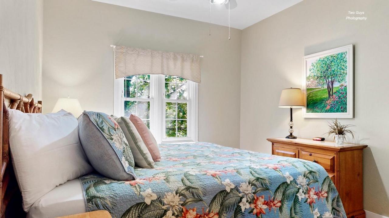 Holiday Hill Resort Saugatuck Eksteriør billede