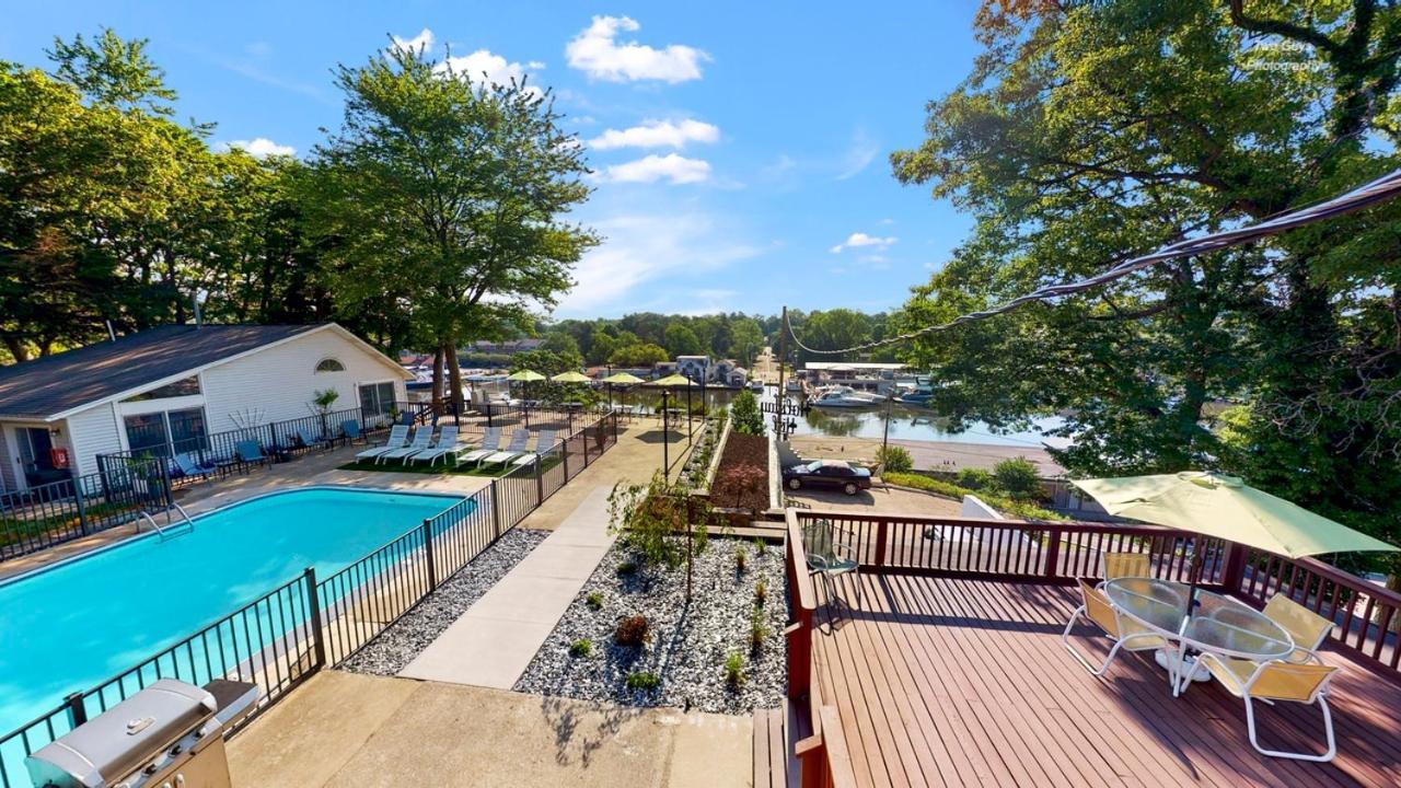 Holiday Hill Resort Saugatuck Eksteriør billede
