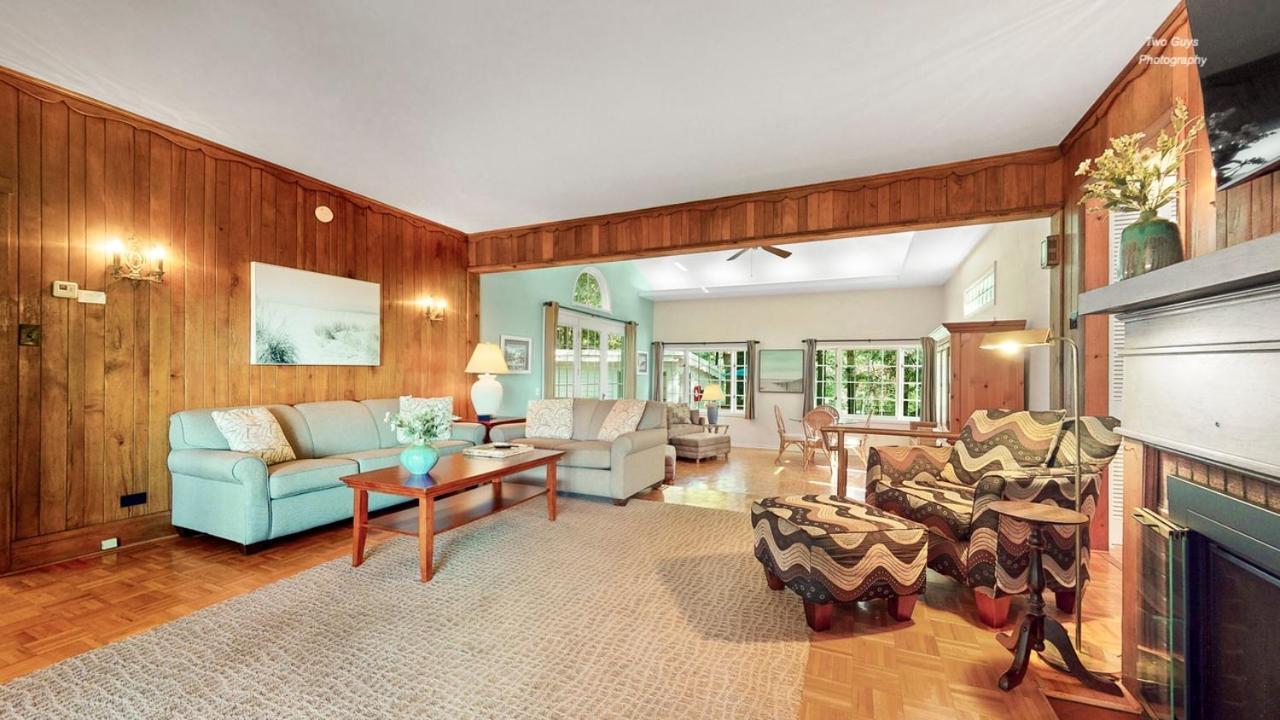 Holiday Hill Resort Saugatuck Eksteriør billede