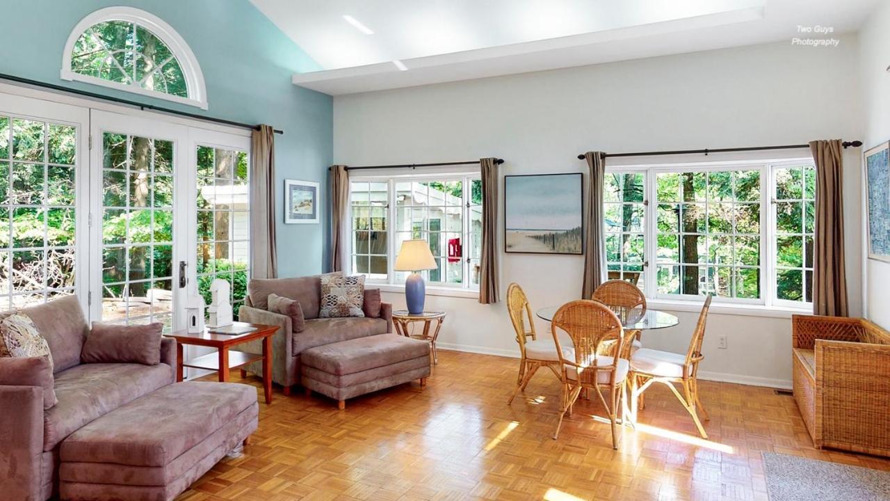 Holiday Hill Resort Saugatuck Eksteriør billede