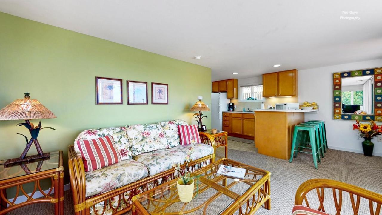 Holiday Hill Resort Saugatuck Eksteriør billede
