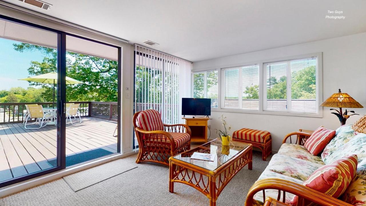 Holiday Hill Resort Saugatuck Eksteriør billede